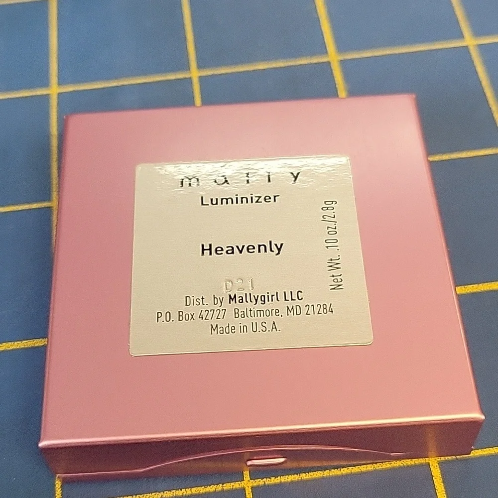 Mally Luminizer Heavenly 2.5g New Compact